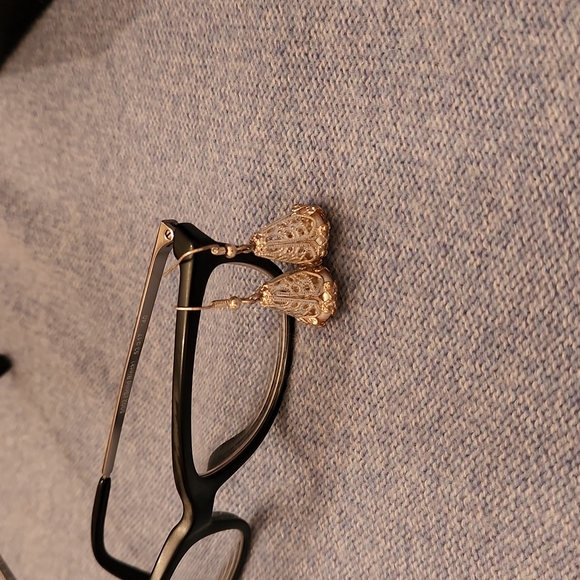 Silver and mother of pearl dangle earrings - Picture 2 of 3